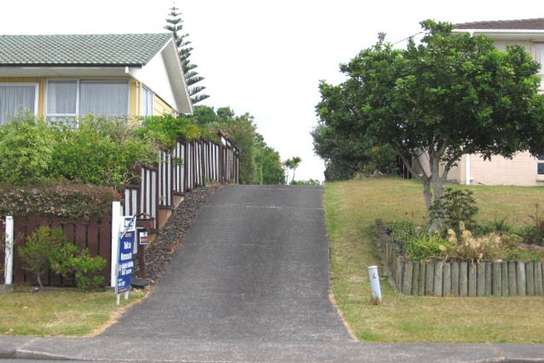 Photo of property in 64 Juniper Road, Sunnynook, Auckland, 0620