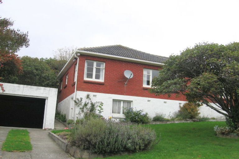 Photo of property in 41 Lincoln Avenue, Tawa, Wellington, 5028