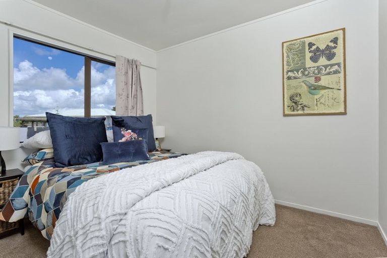 Photo of property in 2/106 Shifnal Drive, Randwick Park, Auckland, 2105