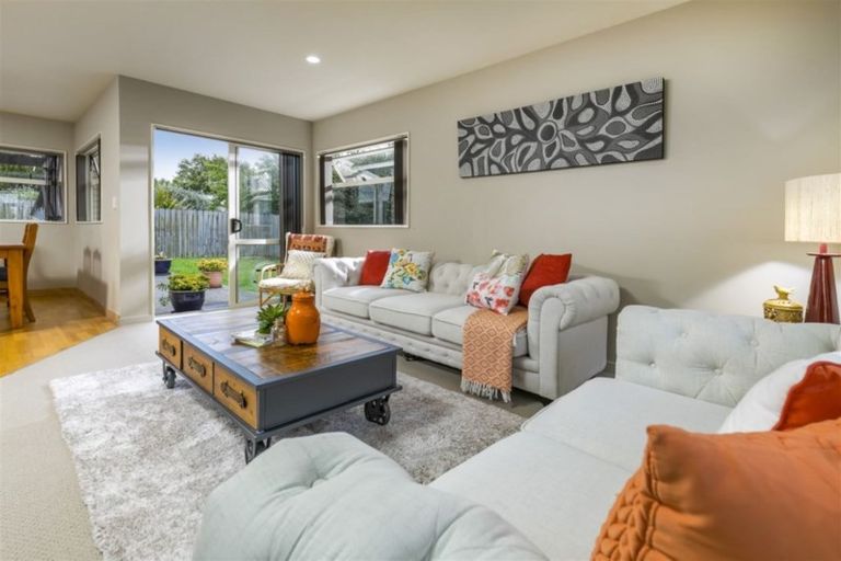 Photo of property in 74a Buscomb Avenue, Henderson, Auckland, 0610