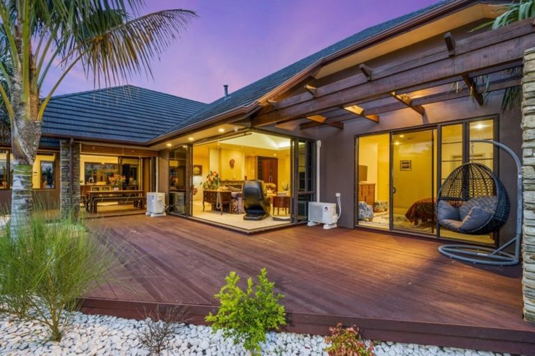 Photo of property in 70 Manor Park, Sunnyhills, Auckland, 2010