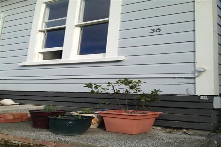 Photo of property in 36 Edinburgh Terrace, Berhampore, Wellington, 6023