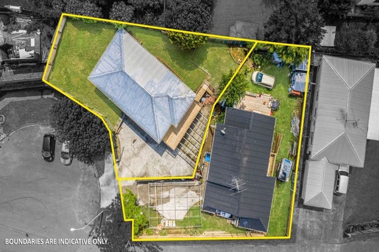 Photo of property in 1/6 Eulogy Place, Randwick Park, Auckland, 2105