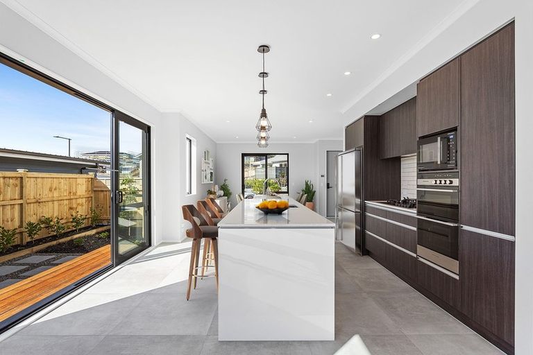 Photo of property in 22 Kuku Avenue, Red Beach, 0932