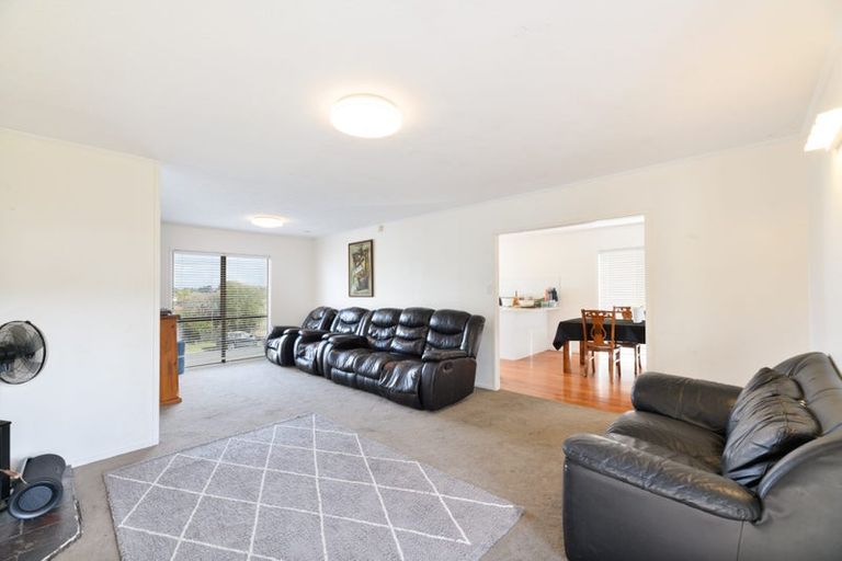 Photo of property in 19 Crosby Road, West Harbour, Auckland, 0618