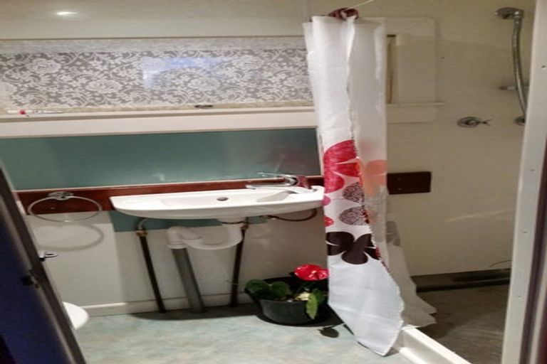 Photo of property in 496 Oaia Road, Muriwai, Waimauku, 0881