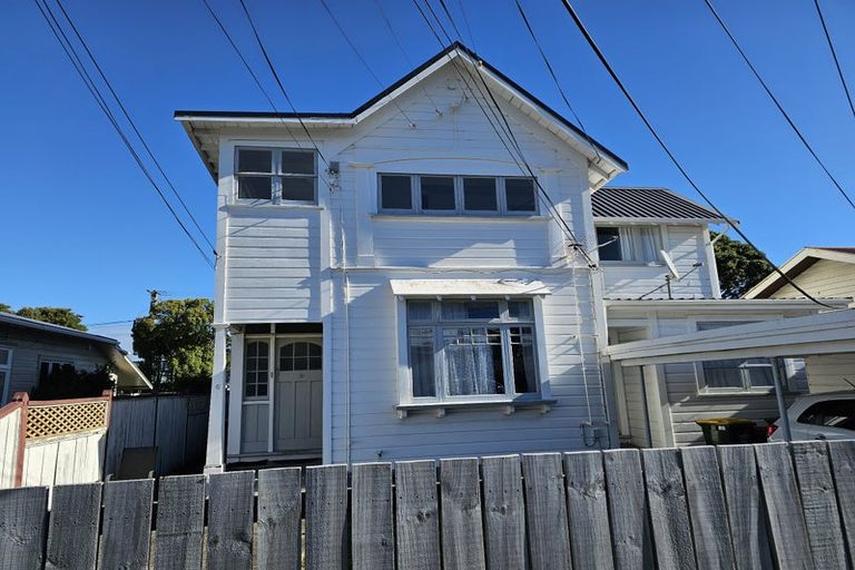 Photo of property in 6 Roxburgh Grove, Petone, Lower Hutt, 5012