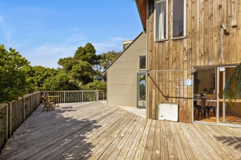 Photo of property in 21a Walnut Way, Maungaraki, Lower Hutt, 5010