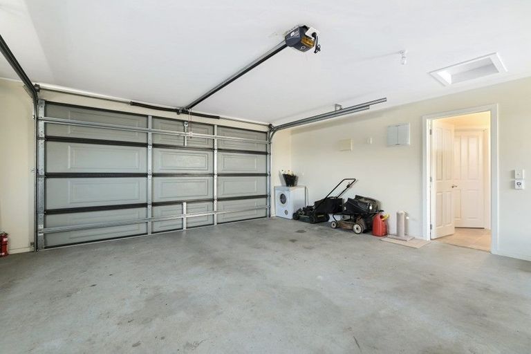 Photo of property in 74 Howards Drive, Lake Hayes, Queenstown, 9304