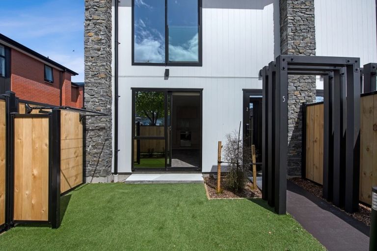 Photo of property in 2/5 Milne Crescent, Taita, Lower Hutt, 5011