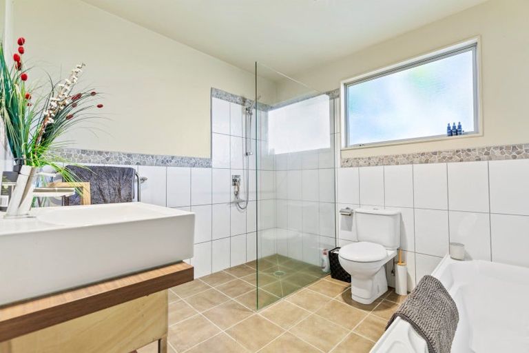 Photo of property in 12 Salem Place, Torbay, Auckland, 0630