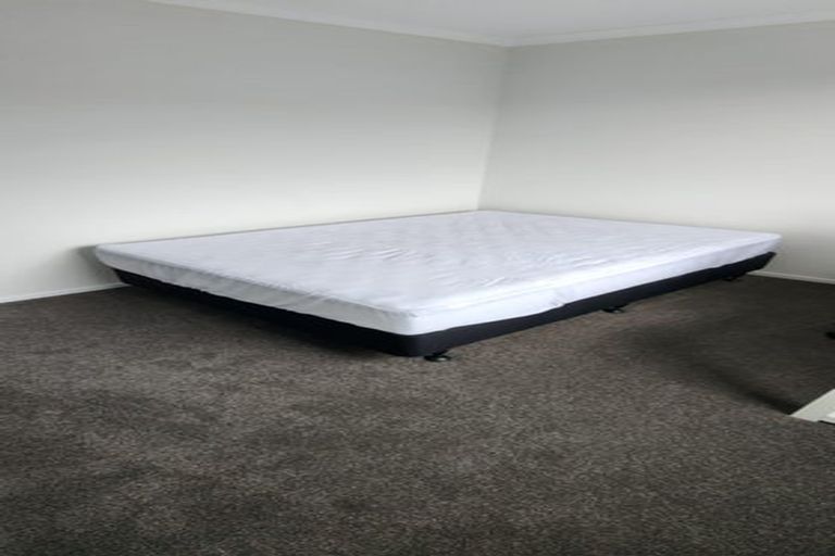 Photo of property in 29c Glanmire Road, Newlands, Wellington, 6037