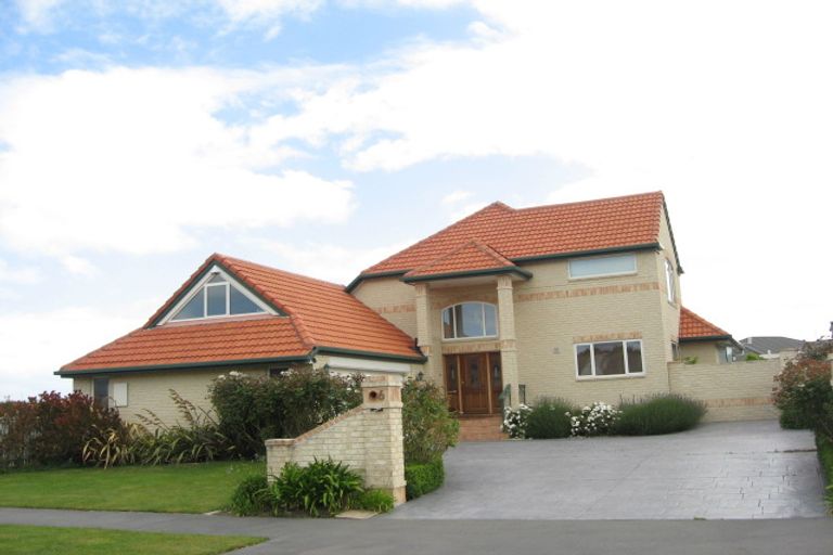 Photo of property in 6 Monterey Place, Parklands, Christchurch, 8083