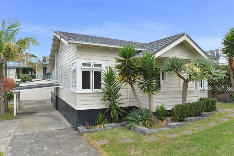Photo of property in 8 Seaview Road, Whangarei, 0110