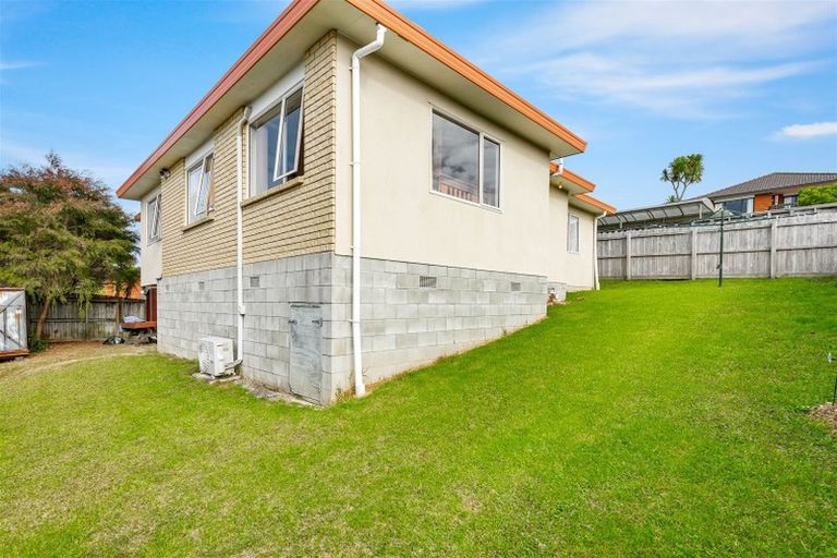 Photo of property in 51 Broadfield Street, Massey, Auckland, 0614