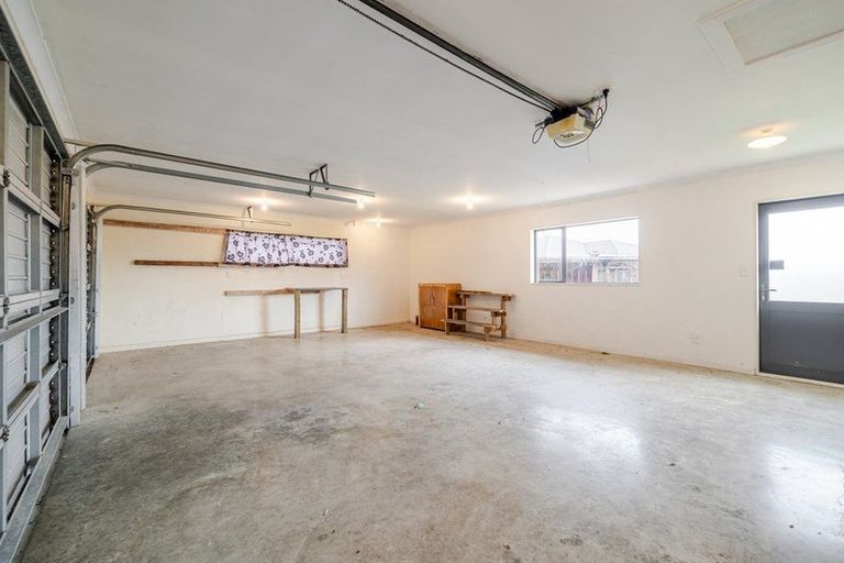 Photo of property in 66 Royal Oak Drive, Kelvin Grove, Palmerston North, 4414