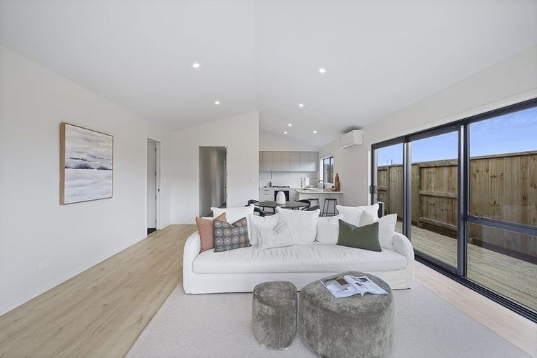 Photo of property in 22 Oneone Street, Cambridge, 3493