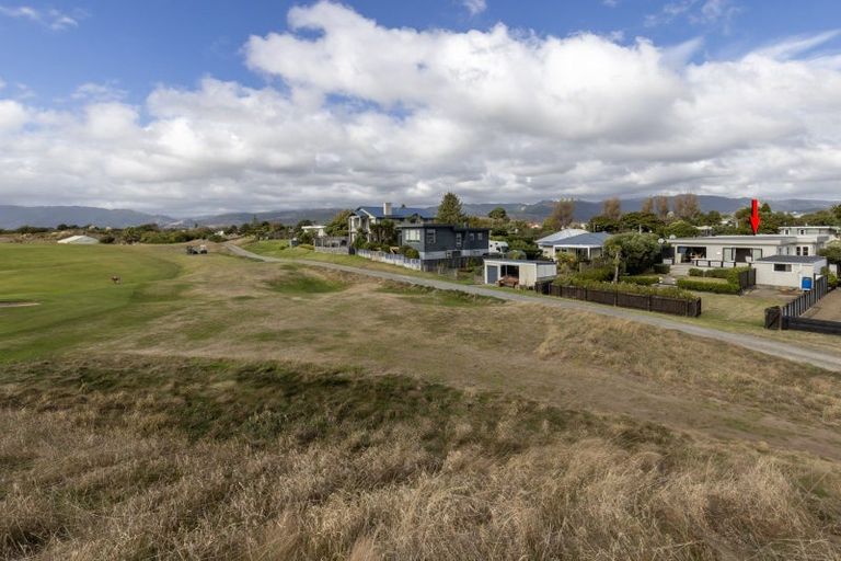 Photo of property in 5 Eatwell Avenue, Paraparaumu Beach, Paraparaumu, 5032