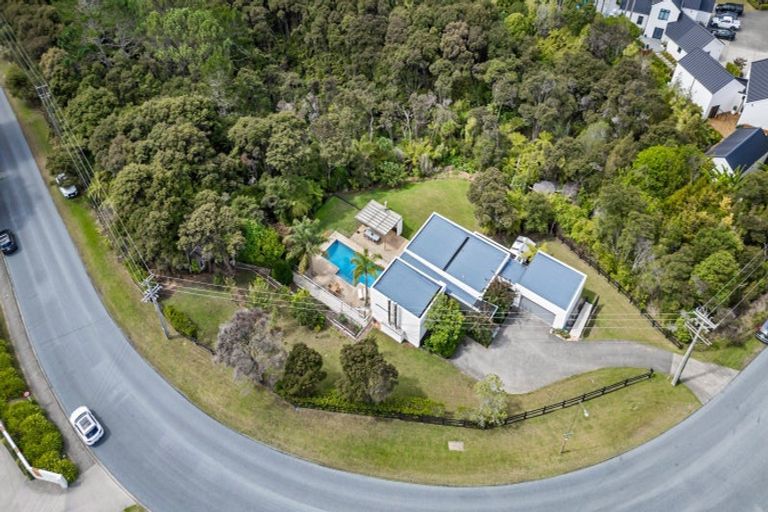 Photo of property in 160 Schnapper Rock Road, Schnapper Rock, Auckland, 0632
