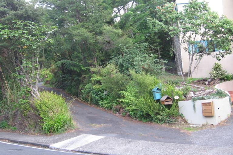 Photo of property in 102 Takahe Road, Titirangi, Auckland, 0604