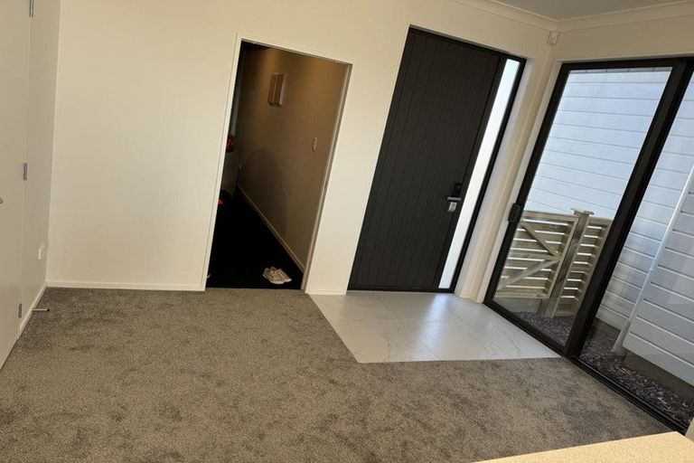 Photo of property in 14 Parahau Road, Papakura, 2110