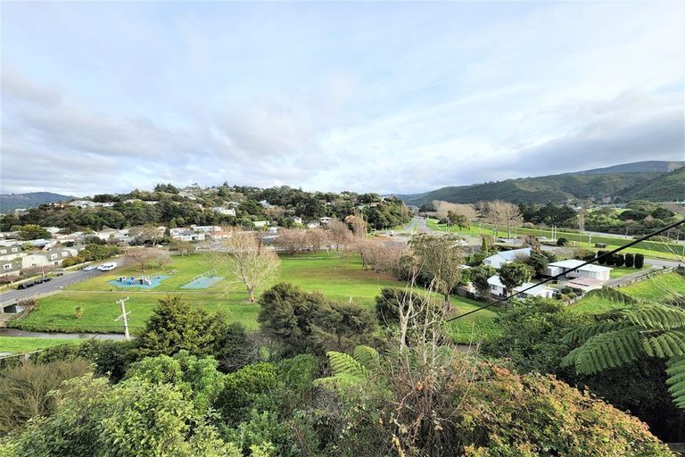 Photo of property in 27 Thomas Street, Stokes Valley, Lower Hutt, 5019