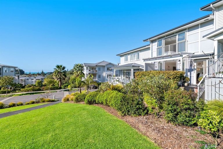 Photo of property in 39 Landmark Terrace, Orewa, 0931