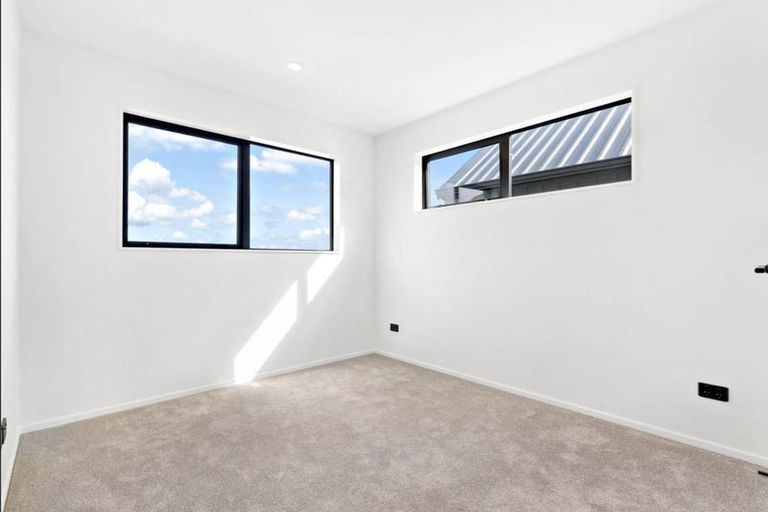 Photo of property in 71 Taukahiwi Road, Pukekohe, 2120