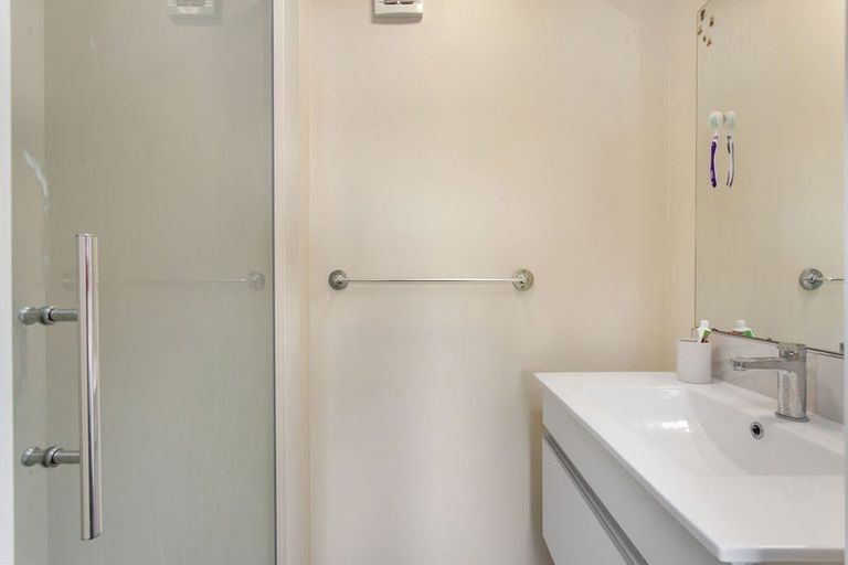 Photo of property in 2/116 Stanmore Road, Linwood, Christchurch, 8011