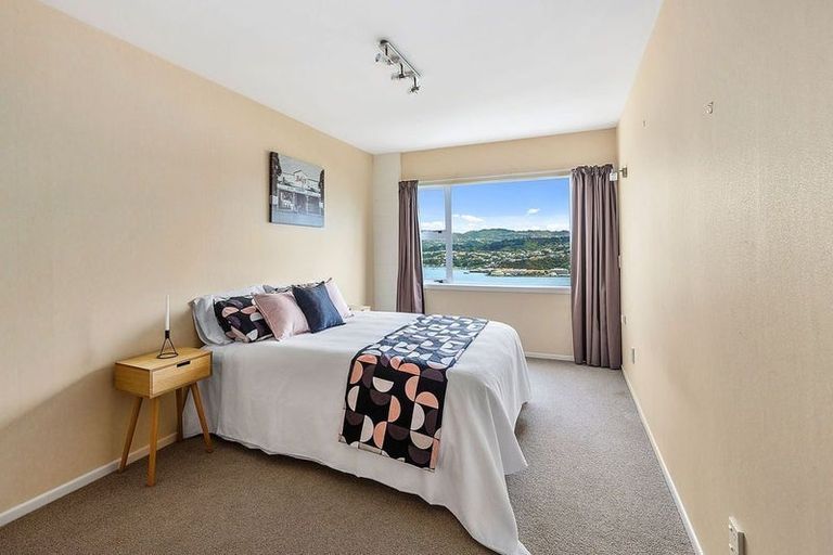 Photo of property in 131 Akaroa Drive, Maupuia, Wellington, 6022