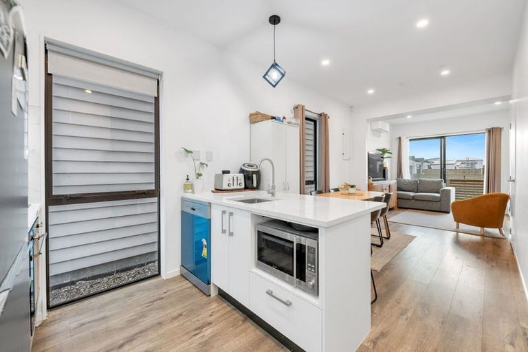 Photo of property in 48 Parahau Road, Papakura, 2110