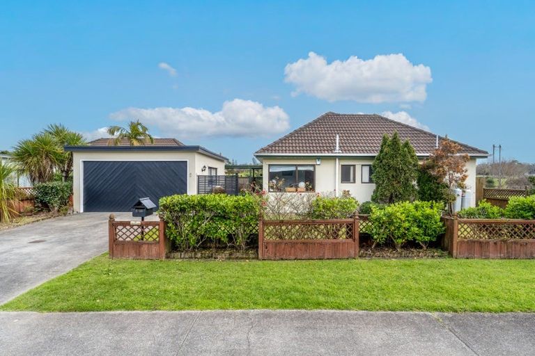 Photo of property in 2/55 Aviemore Drive, Highland Park, Auckland, 2010