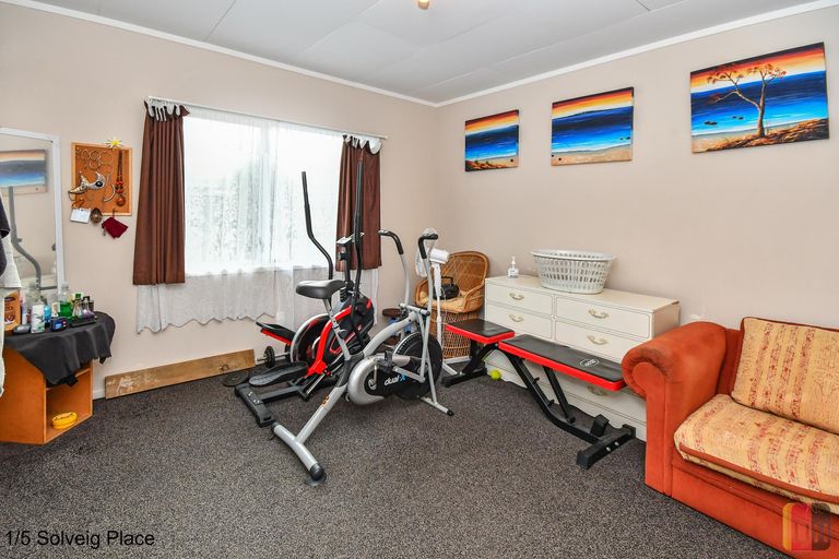 Photo of property in 1/5 Solveig Place, Randwick Park, Auckland, 2105