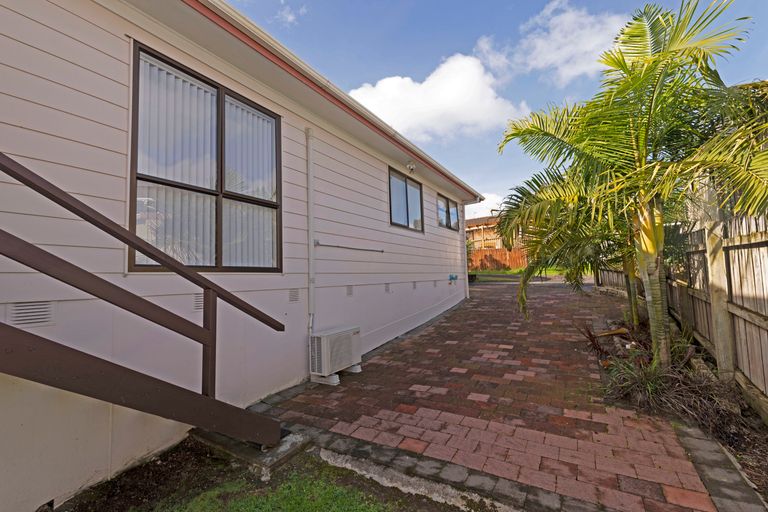 Photo of property in 53 Lavelle Road, Henderson, Auckland, 0612