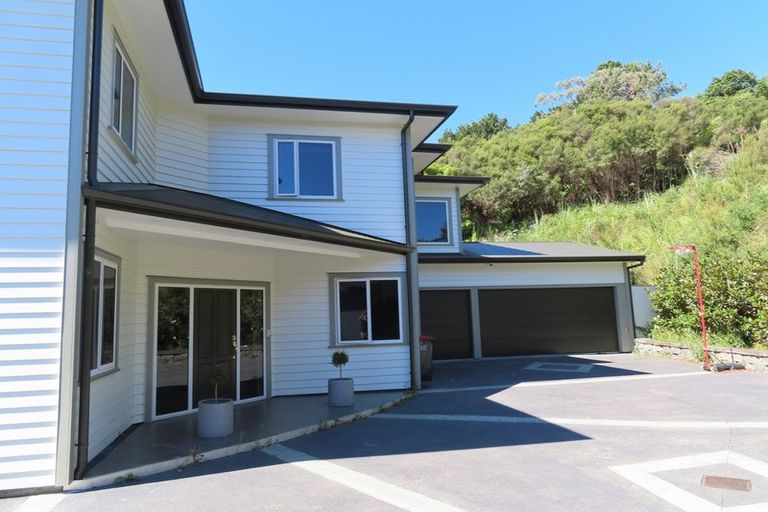 Photo of property in 8 Mccarthy Grove, Clouston Park, Upper Hutt, 5018