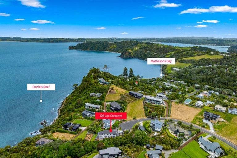 Photo of property in 126-128 Lax Crescent, Leigh, 0985