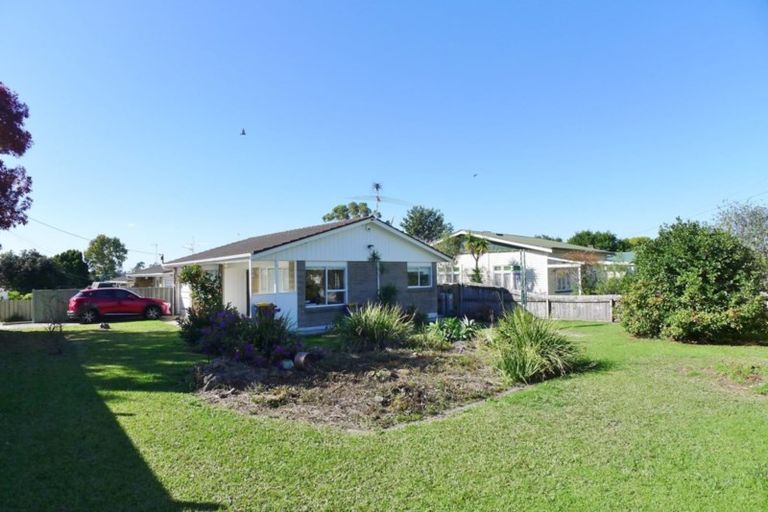 Photo of property in 1/29 Nikau Street, New Lynn, Auckland, 0600