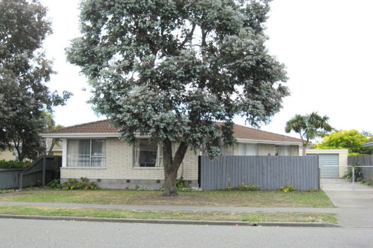 Photo of property in 17 Korora Street, Bromley, Christchurch, 8062