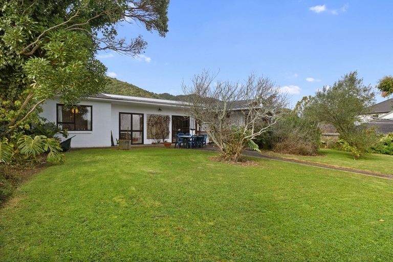 Photo of property in 10 Winara Avenue, Waikanae, 5036