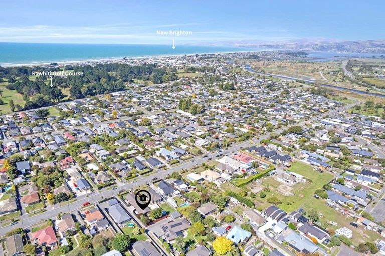 Photo of property in 2/96 Palmers Road, New Brighton, Christchurch, 8083
