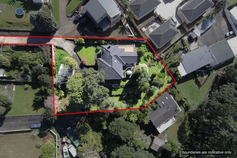 Photo of property in 12 Crystal Avenue, Glendene, Auckland, 0602