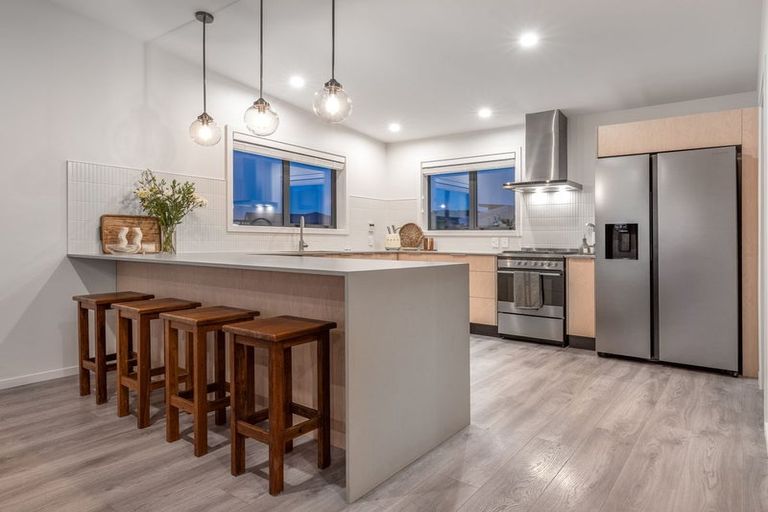 Photo of property in 12 Ash Close, Levin, 5510