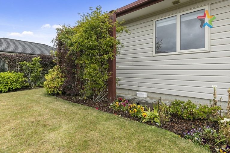 Photo of property in 38 Woodland Mews, Wainuiomata, Lower Hutt, 5014