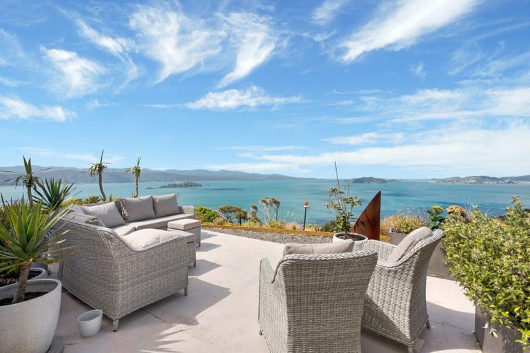 Photo of property in 27 Cromwell Point, Newlands, Wellington, 6037