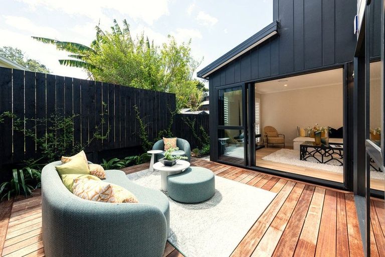 Photo of property in 42c Gordon Avenue, Milford, Auckland, 0620