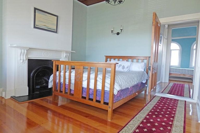 Photo of property in 2/24 Church Street, Devonport, Auckland, 0624