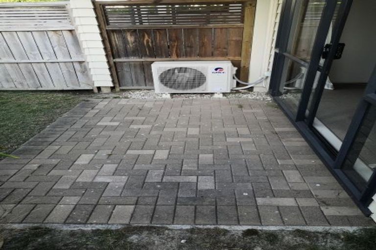 Photo of property in 139/2 Armoy Drive, East Tamaki, Auckland, 2016