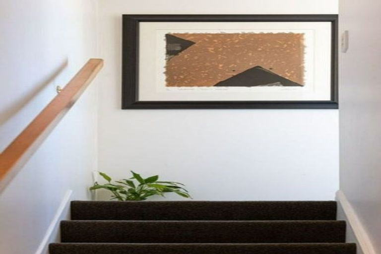 Photo of property in 325 Bealey Avenue, Edgeware, Christchurch, 8013