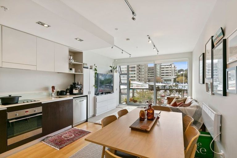 Photo of property in Masina Apartments, 202/80 Riddiford Street, Newtown, Wellington, 6021