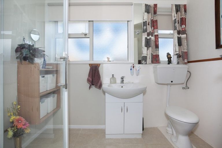 Photo of property in 14 Fergusson Street, Marton, 4710